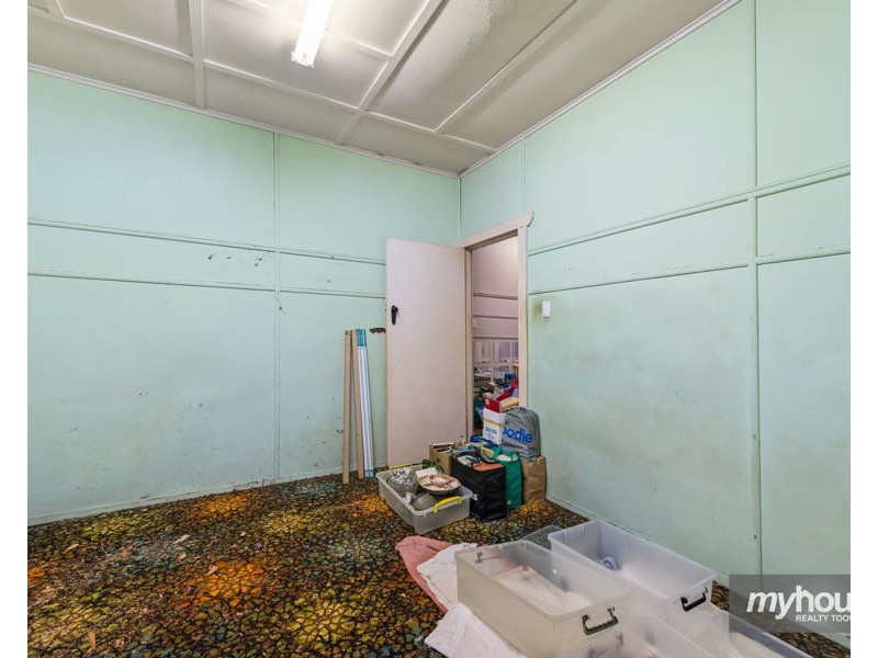 17 Donegal Street, Rockville QLD 4350