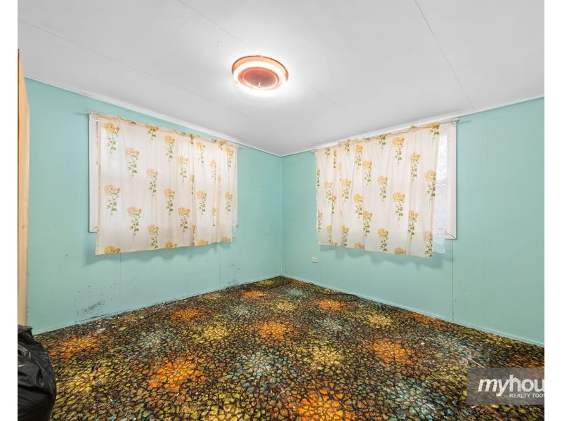 17 Donegal Street, Rockville QLD 4350