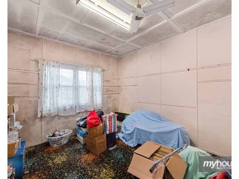 17 Donegal Street, Rockville QLD 4350