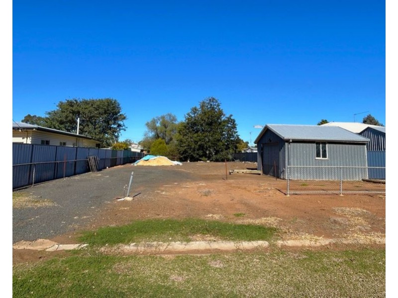 11 Donely Street, Oakey QLD 4401