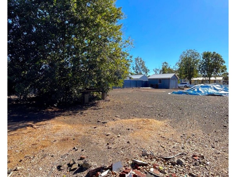 11 Donely Street, Oakey QLD 4401
