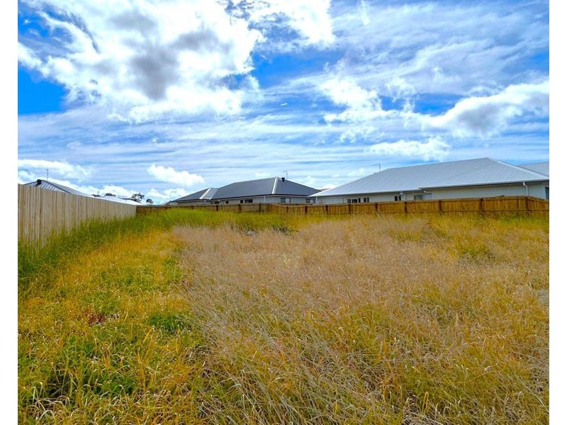 19 Brewster Road, Glenvale QLD 4350