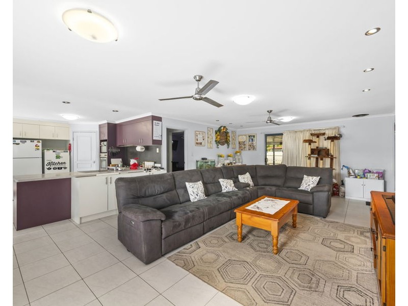 42 Ashford Drive, Wyreema QLD 4352