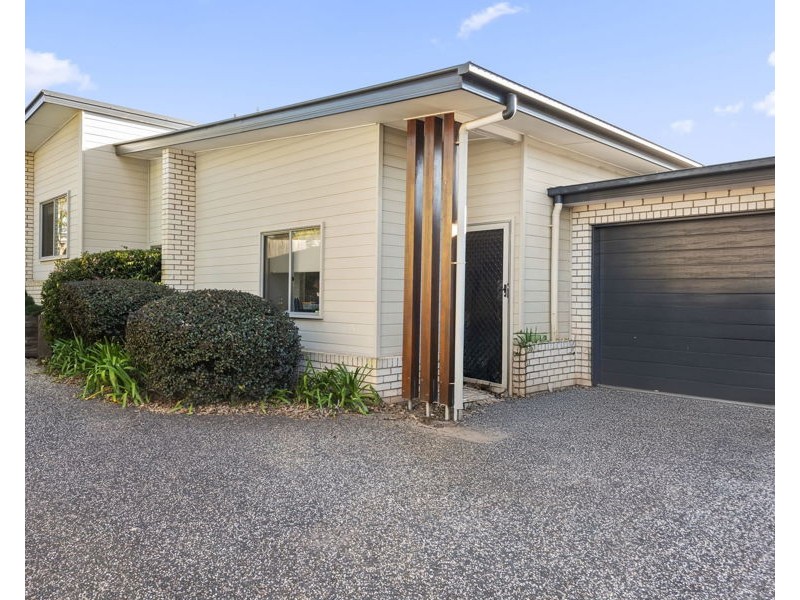 2/329 Bridge Street, Newtown QLD 4350