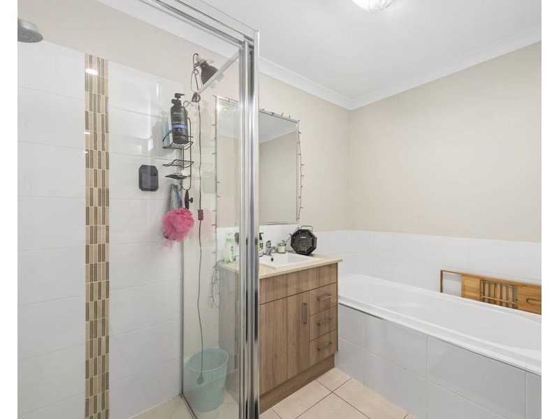 2/329 Bridge Street, Newtown QLD 4350