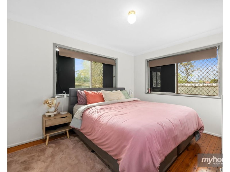 16 Leahy Street, Rockville QLD 4350