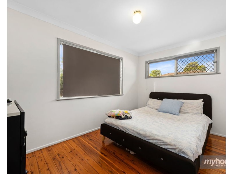 16 Leahy Street, Rockville QLD 4350