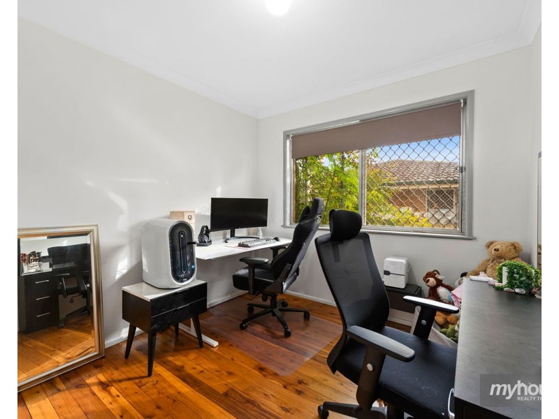 16 Leahy Street, Rockville QLD 4350