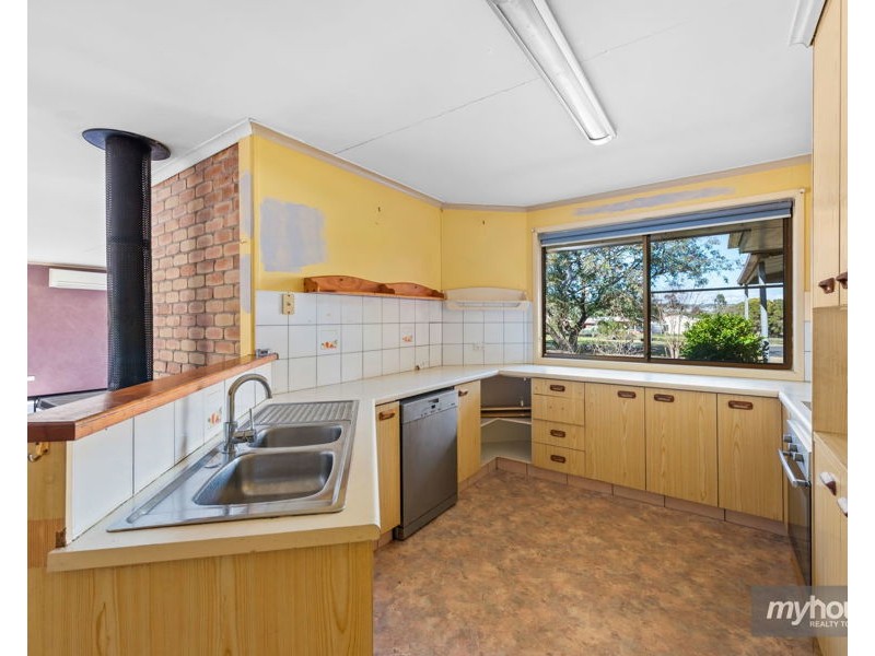 32 Mansel Drive, Gowrie Junction QLD 4352