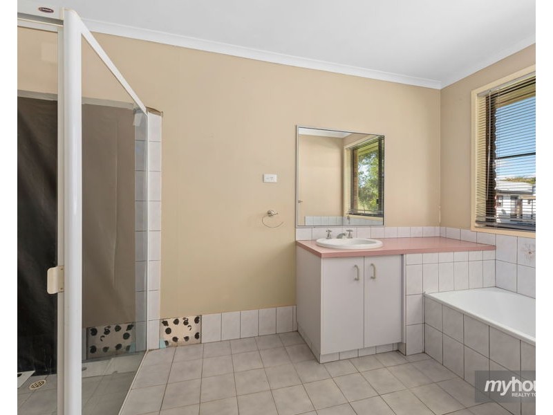 32 Mansel Drive, Gowrie Junction QLD 4352