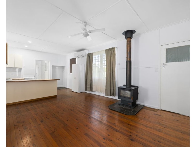 102 Kearney Street, Kearneys Spring QLD 4350