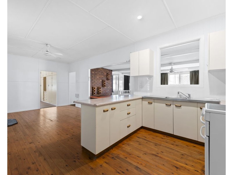 102 Kearney Street, Kearneys Spring QLD 4350