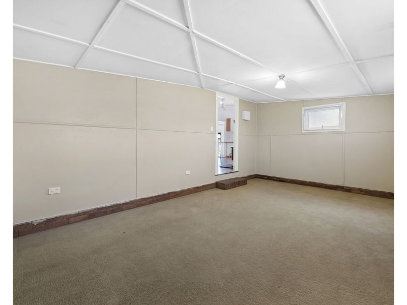 102 Kearney Street, Kearneys Spring QLD 4350