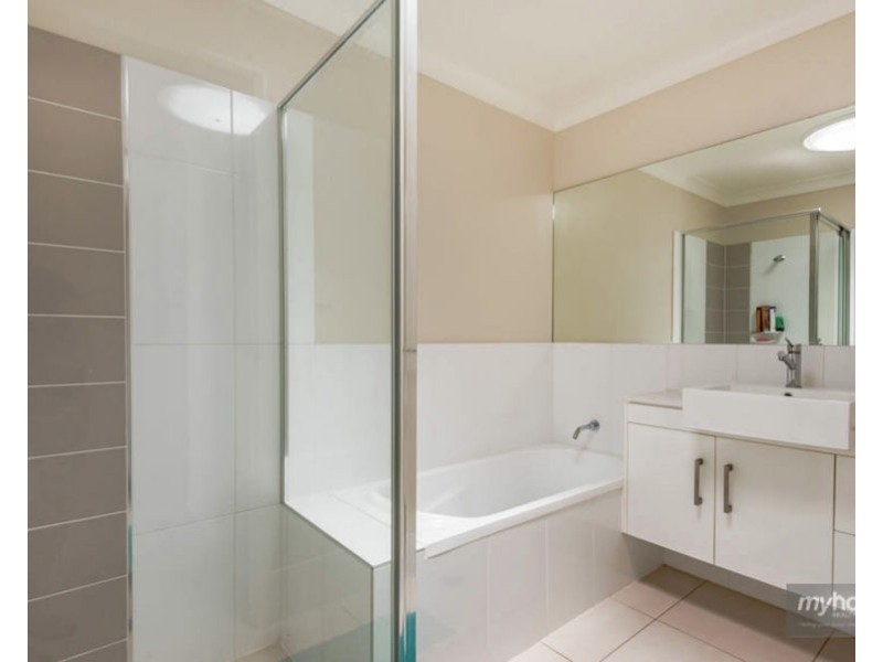 2/152 Kearney Street, Kearneys Spring QLD 4350