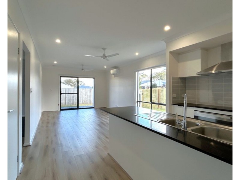 2 Sunrise Street, Glenvale QLD 4350