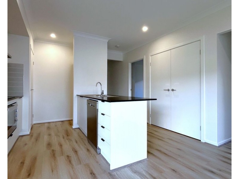 2 Sunrise Street, Glenvale QLD 4350