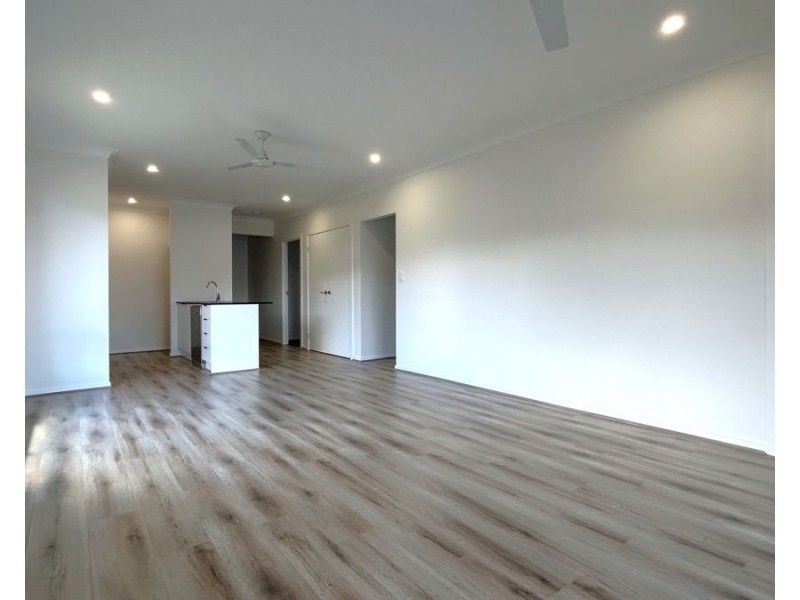 2 Sunrise Street, Glenvale QLD 4350