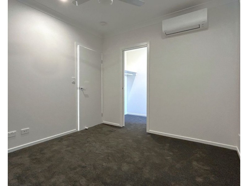 2 Sunrise Street, Glenvale QLD 4350