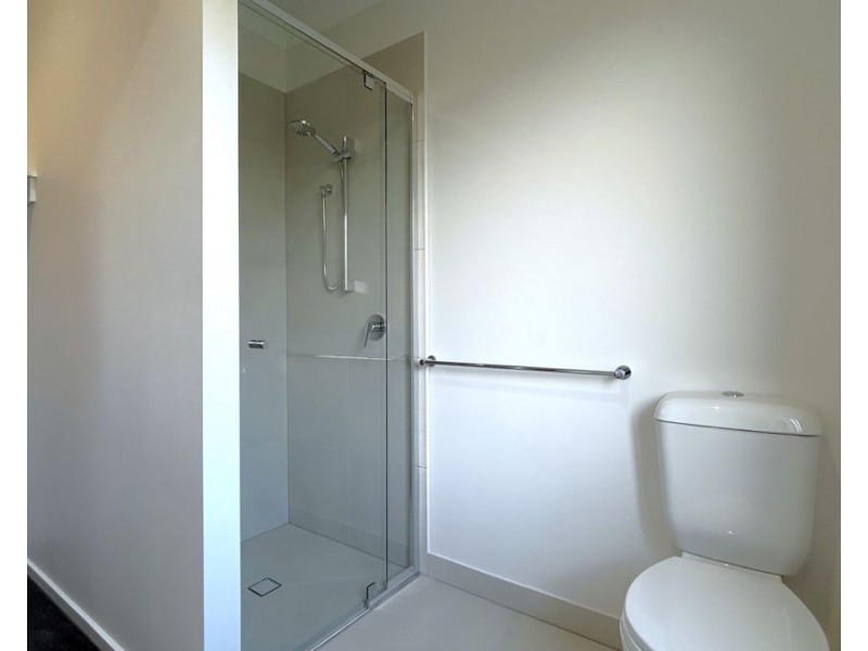 2 Sunrise Street, Glenvale QLD 4350