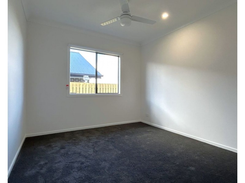 2 Sunrise Street, Glenvale QLD 4350