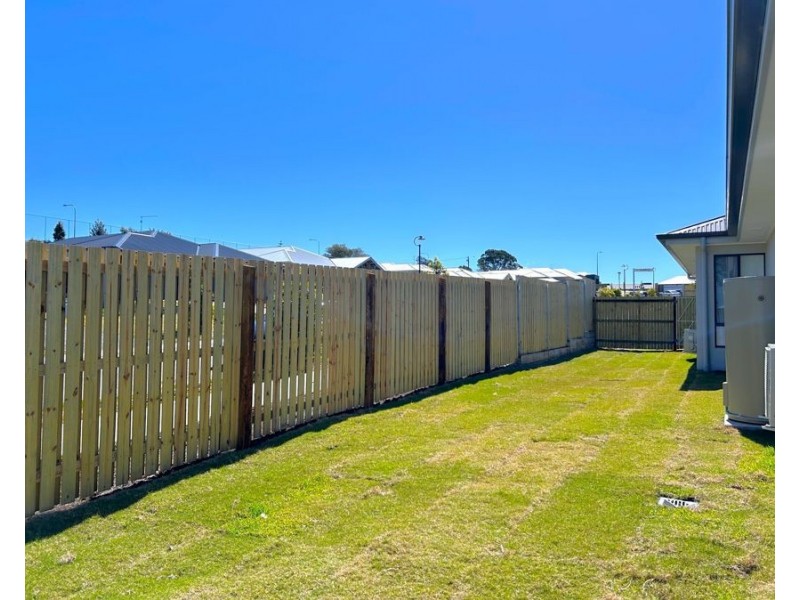 2 Sunrise Street, Glenvale QLD 4350