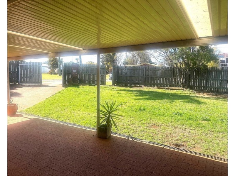 24 Kingsford Smith Drive, Wilsonton QLD 4350