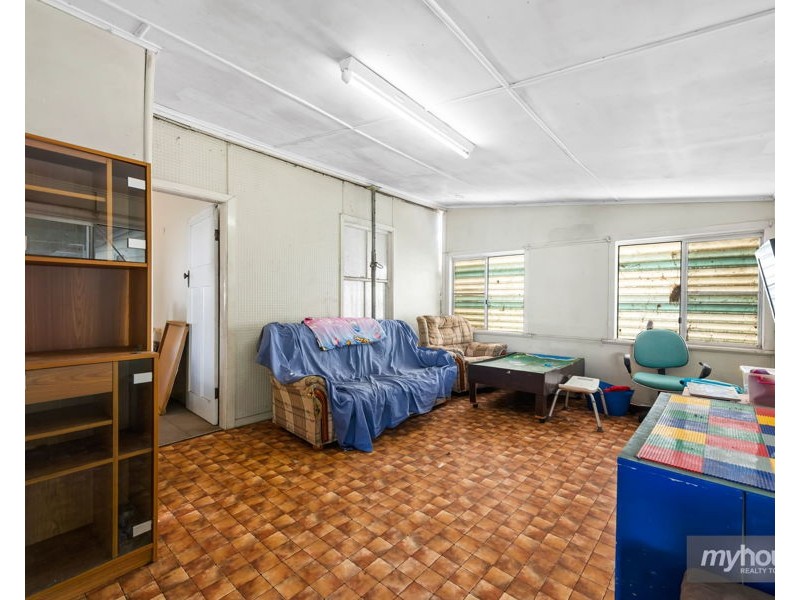 15 Edward Street, Dalby QLD 4405
