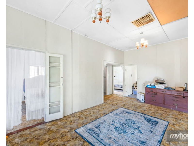 15 Edward Street, Dalby QLD 4405