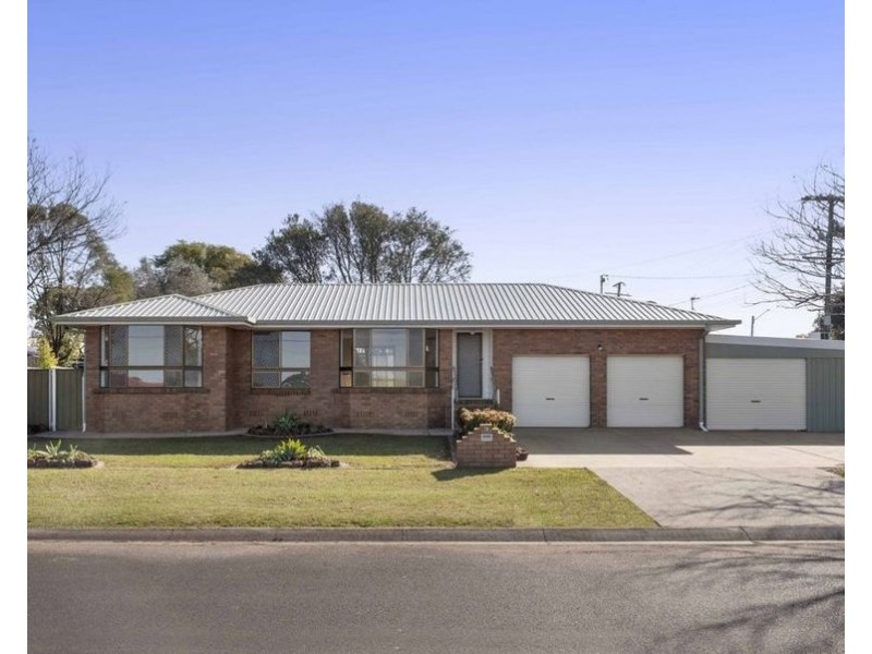 15 Barooga Court, Wilsonton Heights QLD 4350