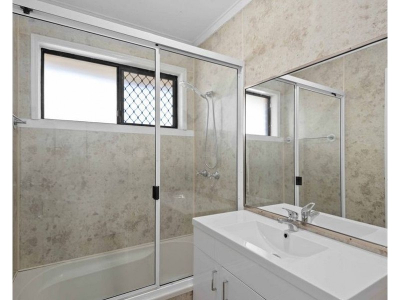 15 Barooga Court, Wilsonton Heights QLD 4350