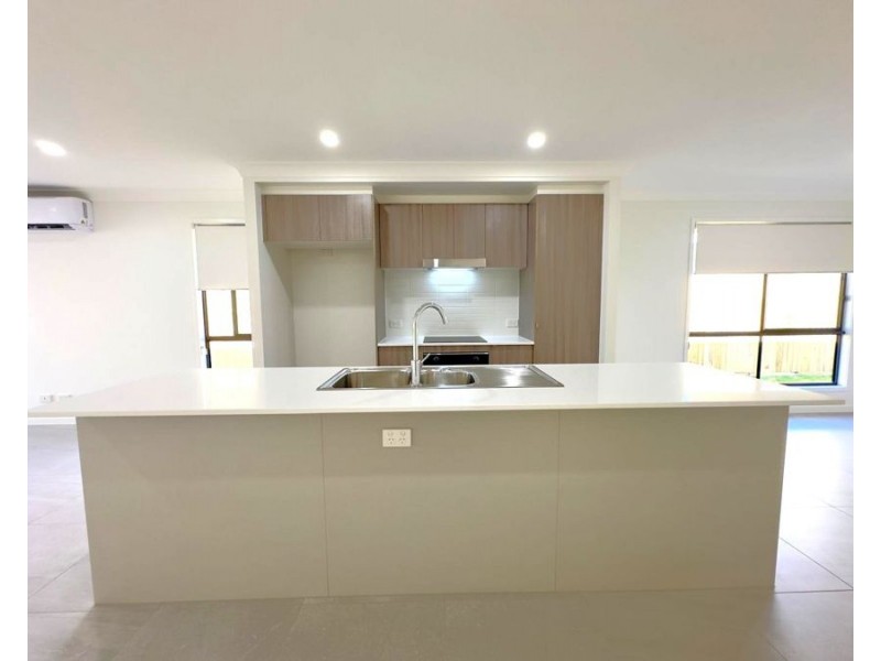 30 Flame Tree Road, Cotswold Hills QLD 4350