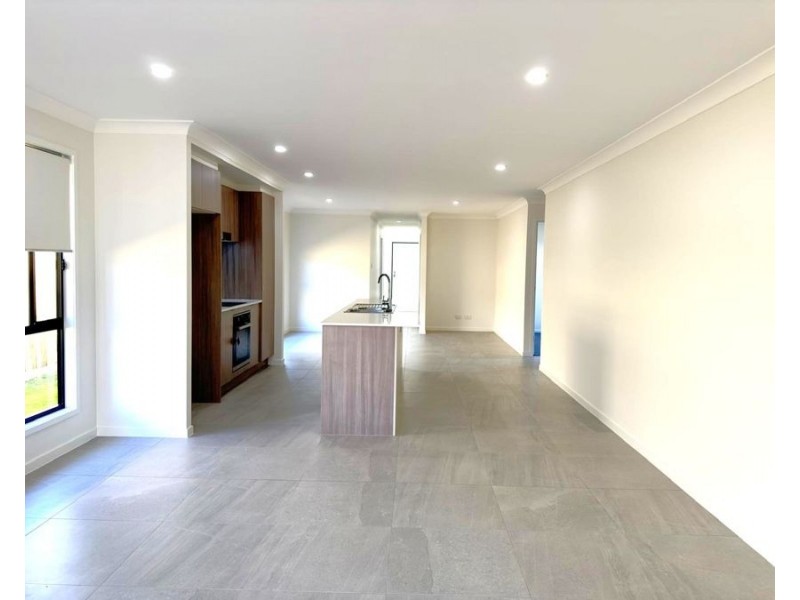 30 Flame Tree Road, Cotswold Hills QLD 4350