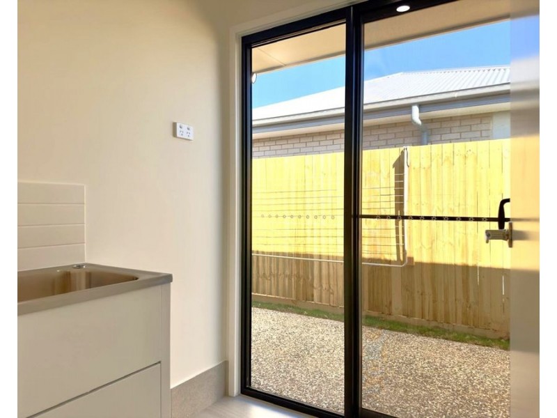 30 Flame Tree Road, Cotswold Hills QLD 4350