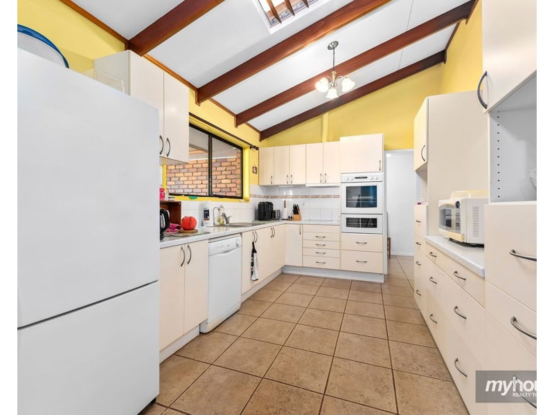 52 Paull Street, Wilsonton QLD 4350