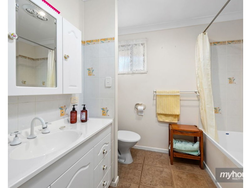 52 Paull Street, Wilsonton QLD 4350