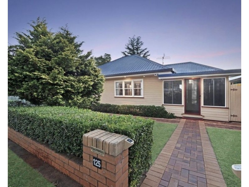 125 Curzon Street, Rangeville QLD 4350