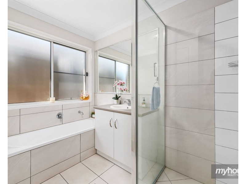 2/459 Bridge Street, Wilsonton QLD 4350