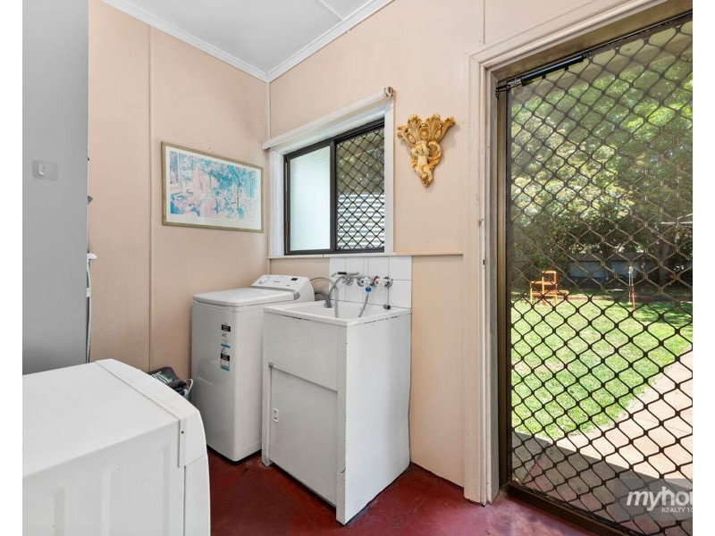15 Helen Street, Newtown QLD 4350