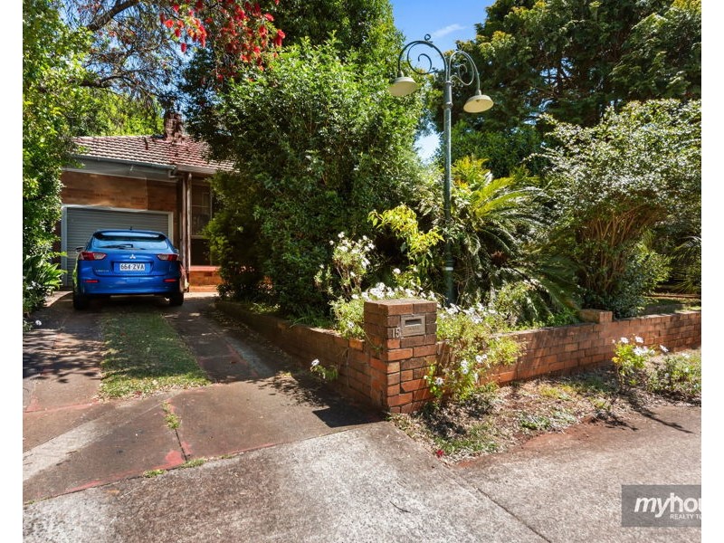 15 Helen Street, Newtown QLD 4350