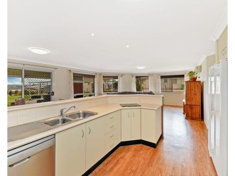 75 Highland Park Road, Meringandan West QLD 4352