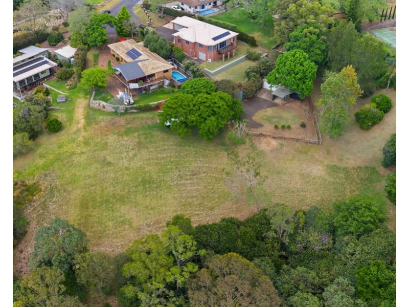 2 Outlook Crescent, Blue Mountain Heights QLD 4350