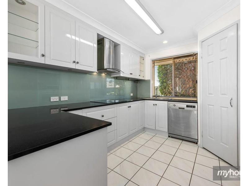 6 Stoneyhurst Court, Glenvale QLD 4350