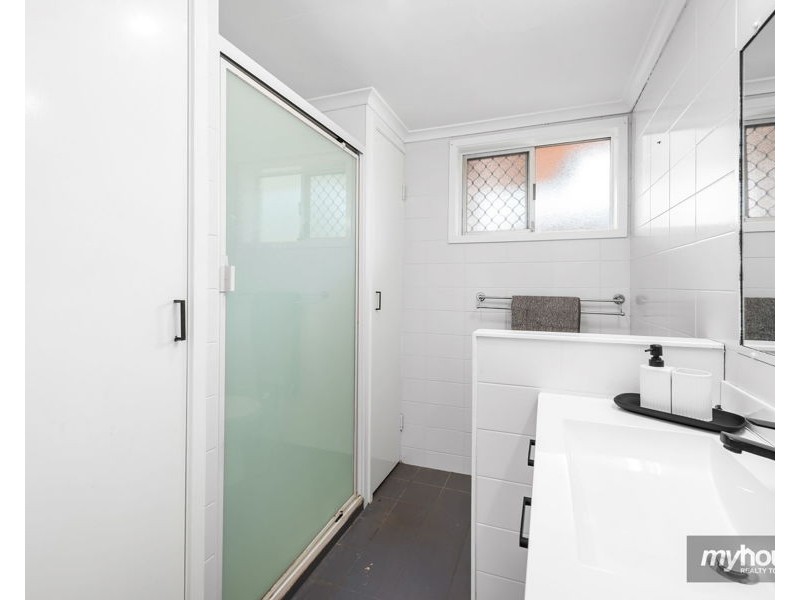 17 Berry Street, Wilsonton QLD 4350