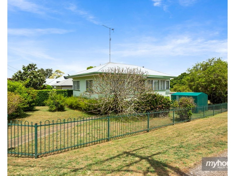 1 Beatty Street, Mount Lofty QLD 4350