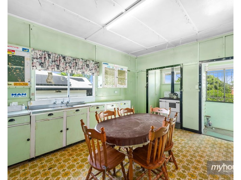 1 Beatty Street, Mount Lofty QLD 4350