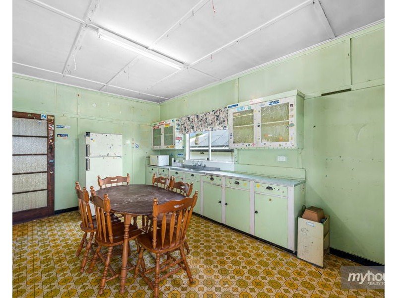 1 Beatty Street, Mount Lofty QLD 4350