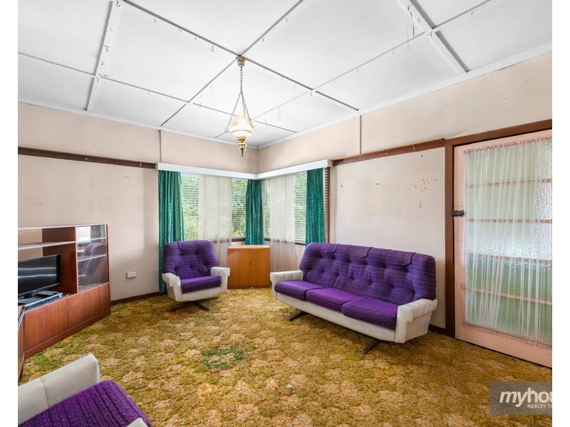1 Beatty Street, Mount Lofty QLD 4350