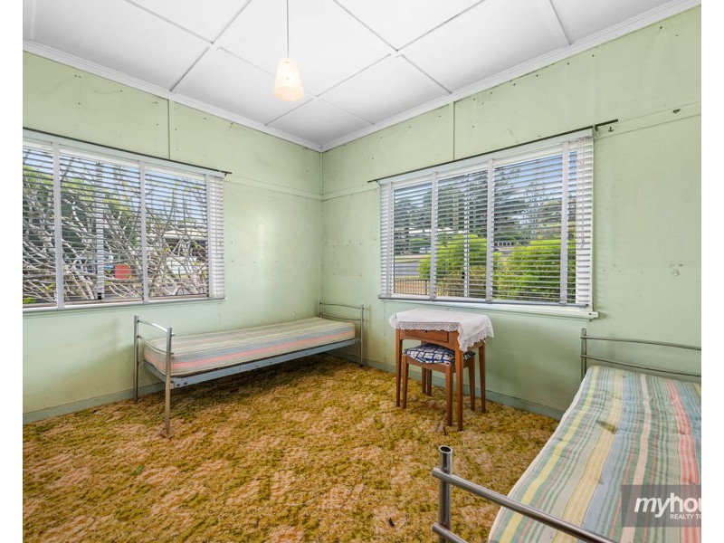 1 Beatty Street, Mount Lofty QLD 4350