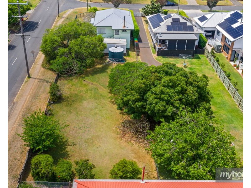 1 Beatty Street, Mount Lofty QLD 4350