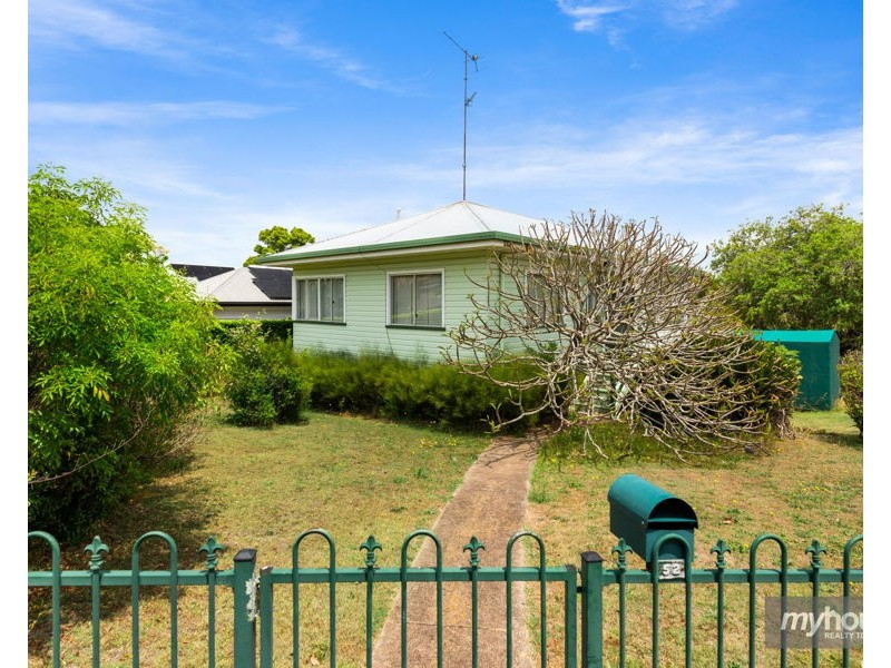 1 Beatty Street, Mount Lofty QLD 4350